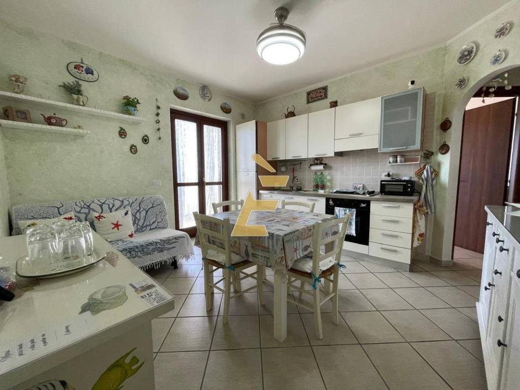 appartamento in vendita ad Ardea in zona Marina di Ardea