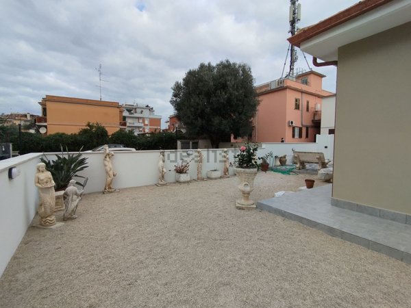 casa indipendente in vendita ad Ardea in zona Nuova California