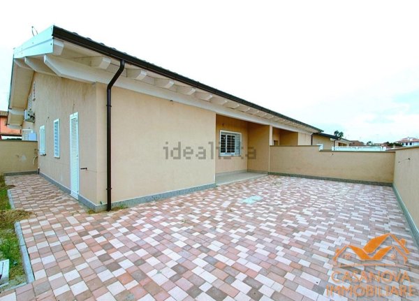 casa indipendente in vendita ad Ardea in zona Marina di Ardea