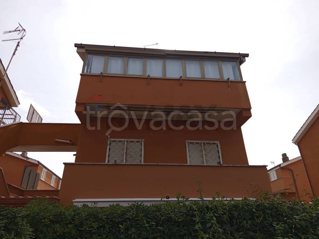 appartamento in vendita ad Ardea in zona Marina di Ardea