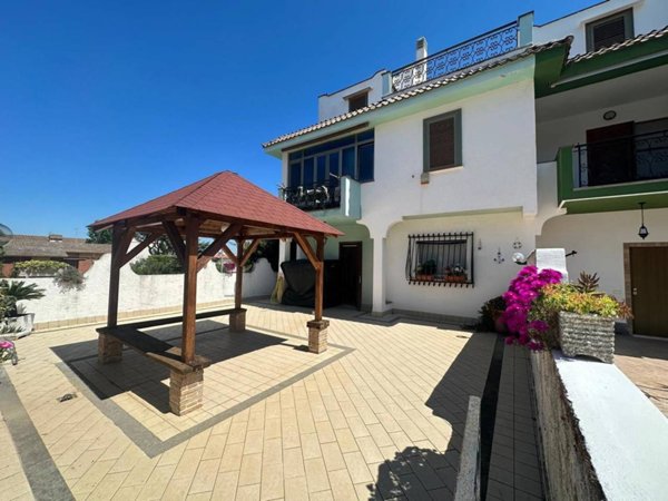 casa indipendente in vendita ad Ardea
