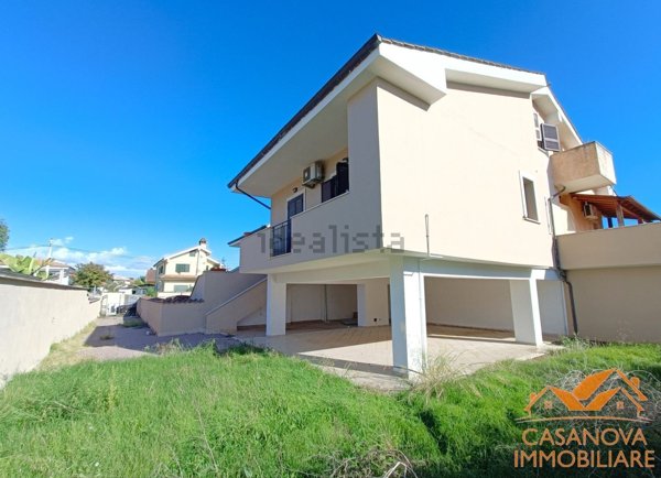 casa indipendente in vendita ad Ardea in zona Colle Romito