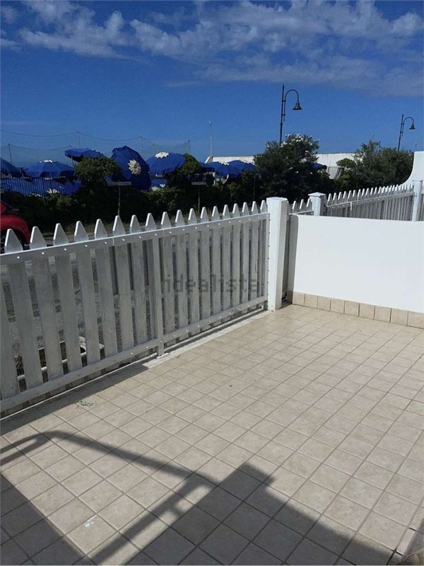 appartamento in vendita ad Ardea in zona Marina di Ardea