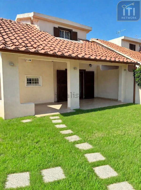 casa indipendente in vendita ad Ardea in zona Colle Romito
