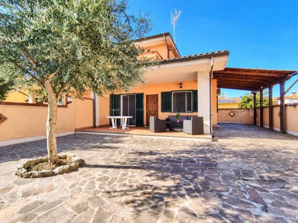 casa indipendente in vendita ad Ardea in zona Nuova Florida