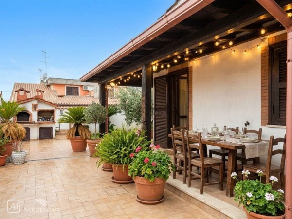 casa indipendente in vendita ad Ardea in zona Nuova California