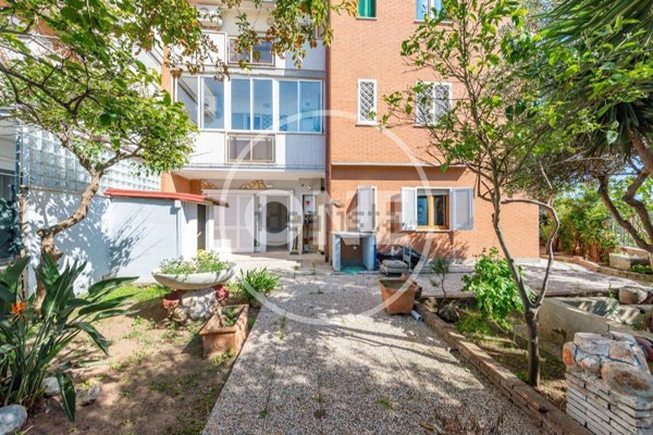 appartamento in vendita ad Ardea in zona Marina di Ardea