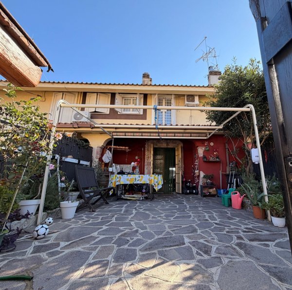 villa in vendita ad Ardea in zona Nuova California