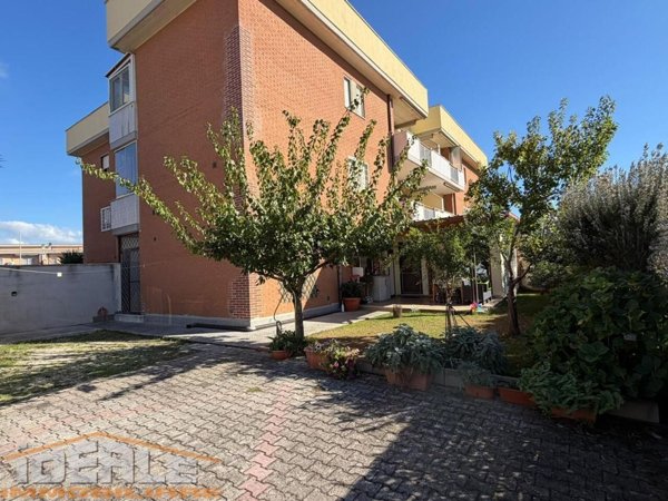 appartamento in vendita ad Ardea in zona Marina di Ardea