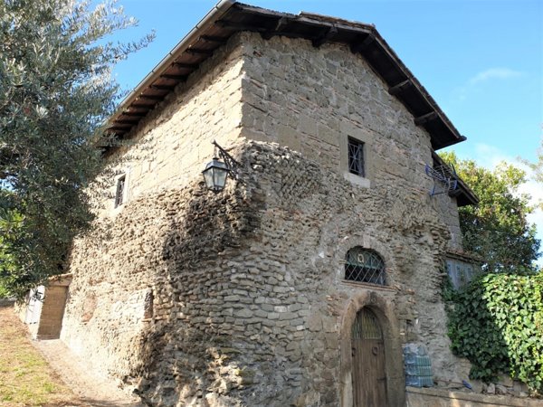 casa indipendente in vendita a Ciampino