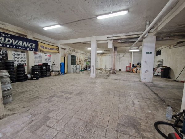 locale di sgombero in vendita a Ciampino