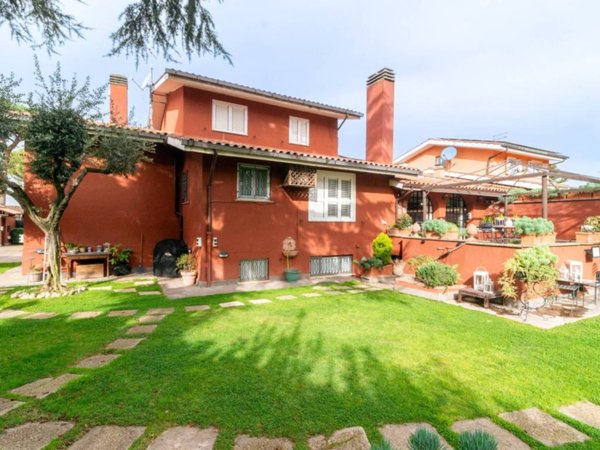 casa indipendente in vendita a Ciampino