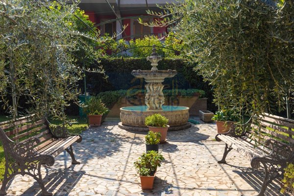 casa indipendente in vendita a Ciampino