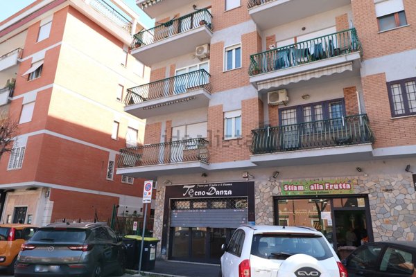 locale commerciale in vendita a Ciampino