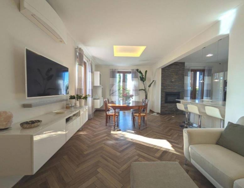 casa indipendente in vendita a Ciampino