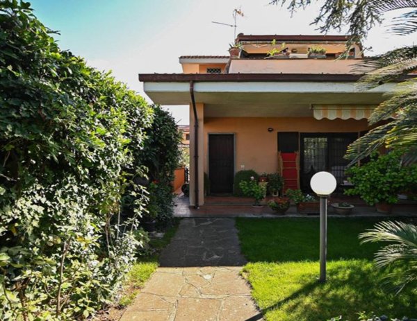 casa indipendente in vendita a Ciampino