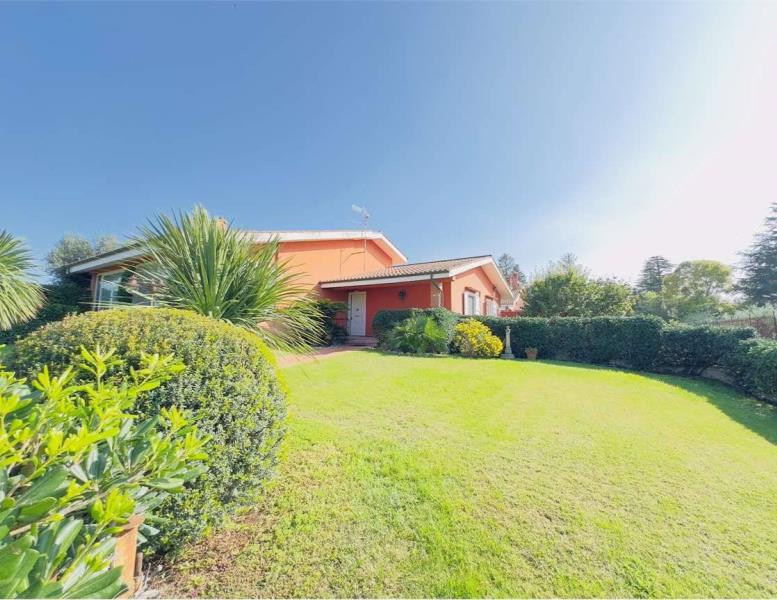 casa indipendente in vendita a Ciampino