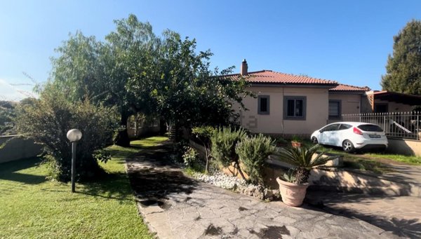 casa indipendente in vendita a Ciampino