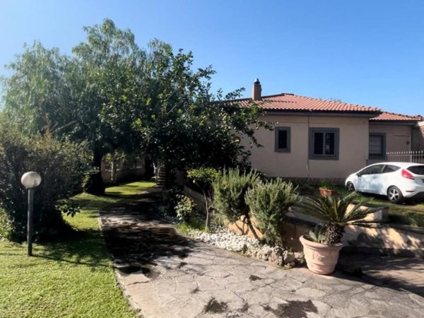 casa indipendente in vendita a Ciampino