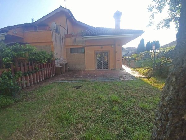 casa indipendente in vendita a Ciampino