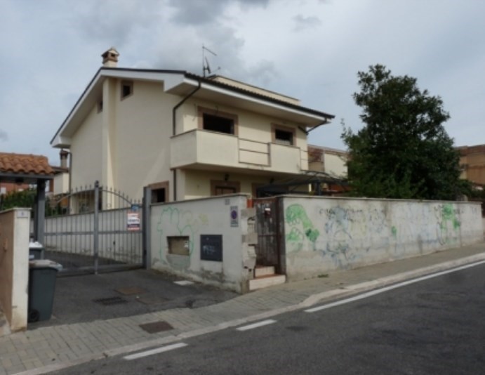 casa indipendente in vendita a Ciampino