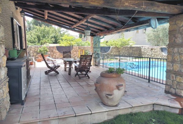 casa indipendente in vendita a Ciampino