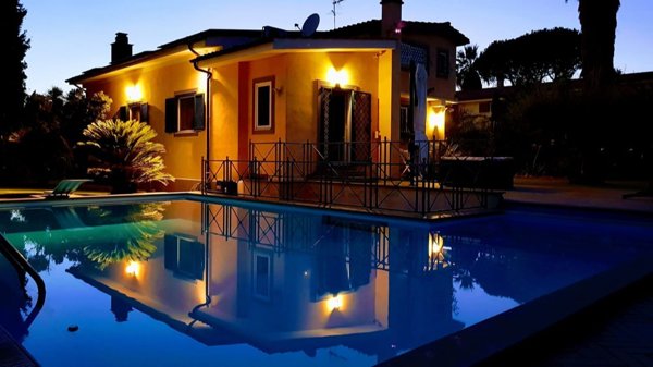 casa indipendente in vendita a Ciampino