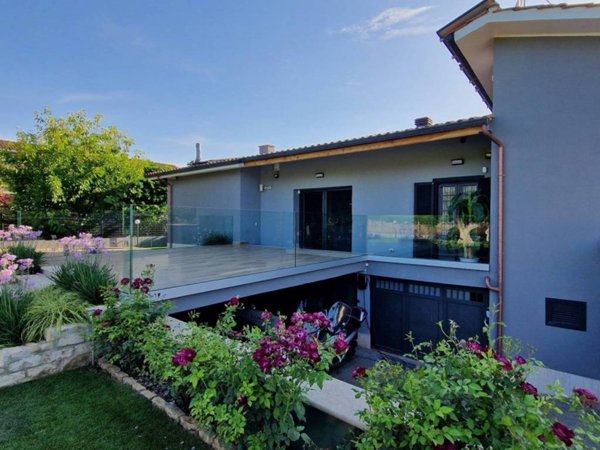 casa indipendente in vendita a Ciampino