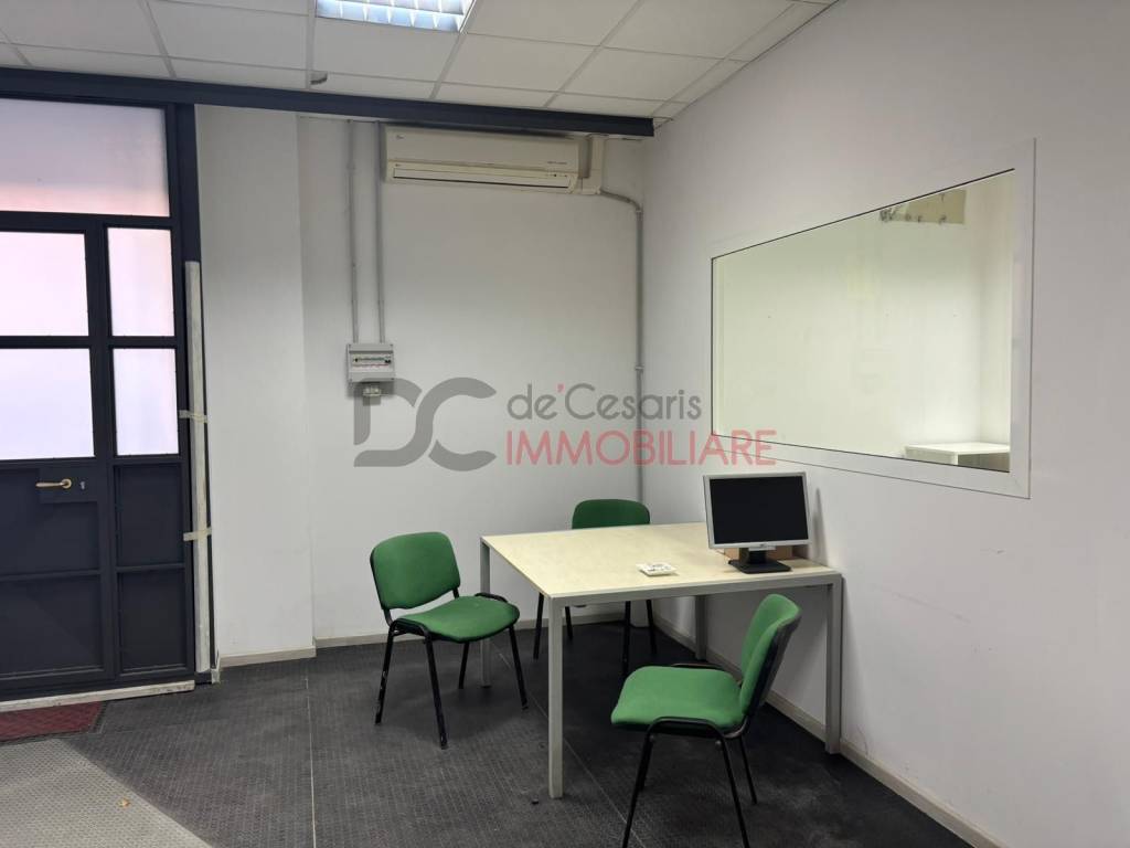 locale commerciale in vendita a Ciampino