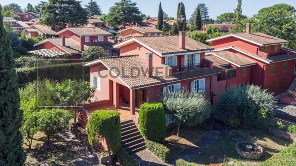 casa indipendente in vendita a Ciampino