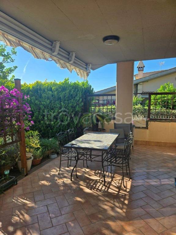 casa indipendente in vendita a Ciampino