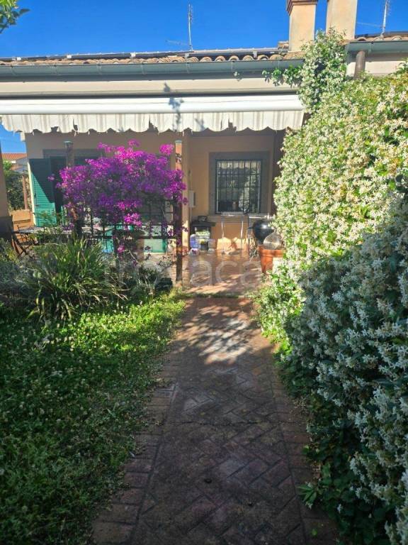 casa indipendente in vendita a Ciampino