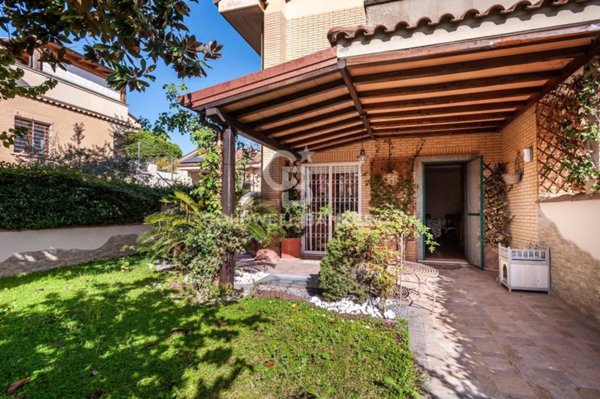 casa indipendente in vendita a Ciampino