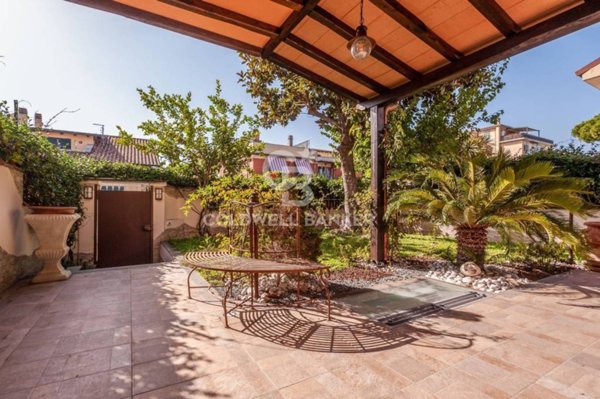 casa indipendente in vendita a Ciampino