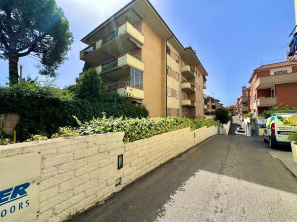 locale di sgombero in vendita a Ciampino