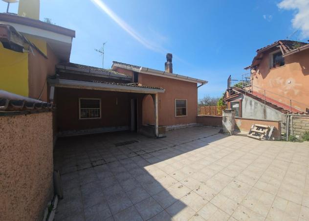 casa indipendente in vendita a Ciampino