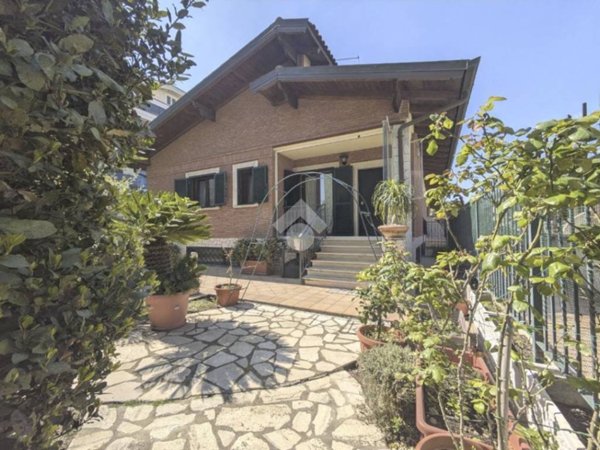 casa indipendente in vendita a Ciampino