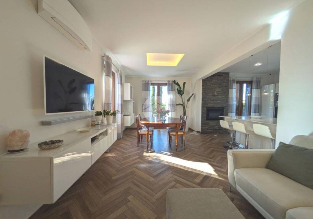 casa indipendente in vendita a Ciampino
