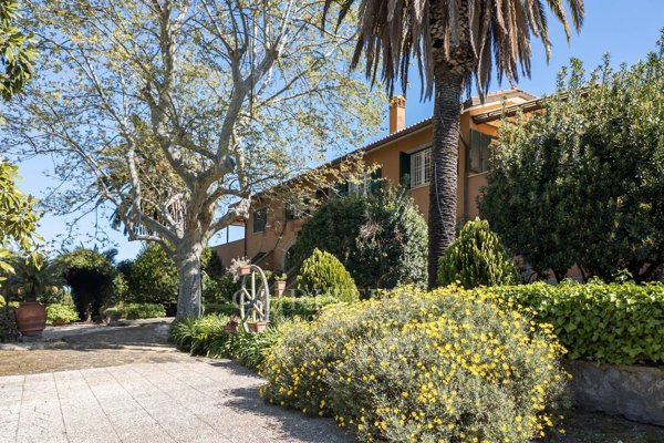 casa indipendente in vendita a Ciampino