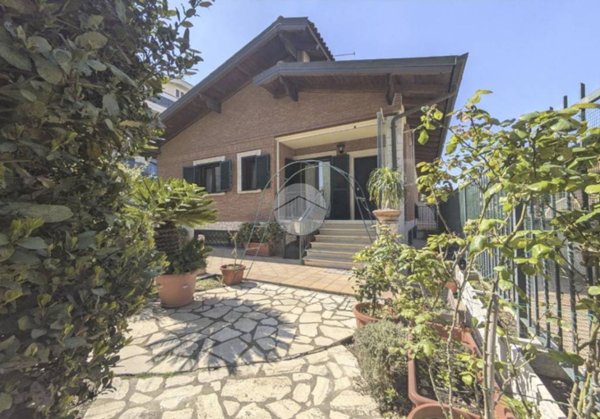 casa indipendente in vendita a Ciampino