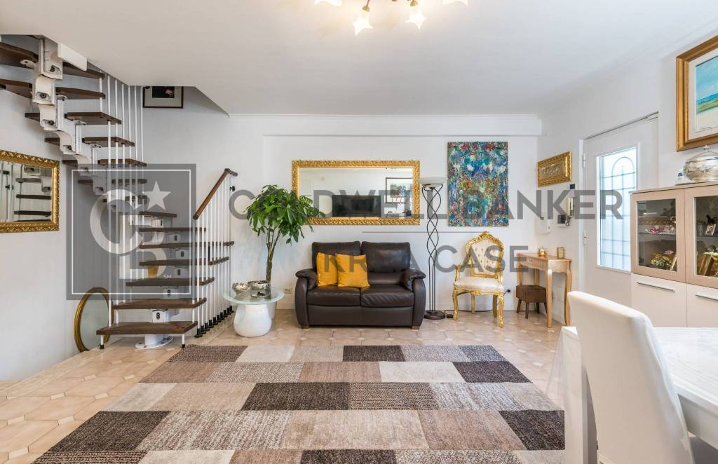 casa indipendente in vendita a Ciampino