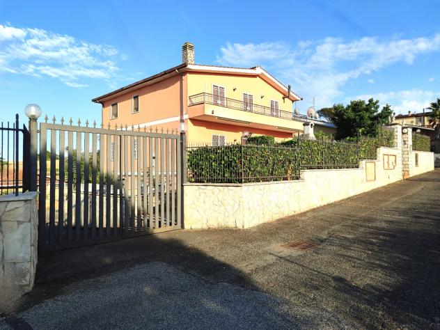 casa indipendente in vendita a Ciampino