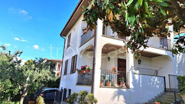 casa indipendente in vendita a Ciampino