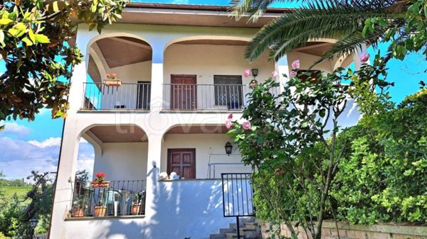 casa indipendente in vendita a Ciampino