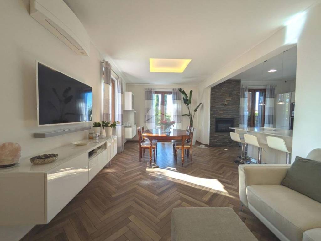 casa indipendente in vendita a Ciampino