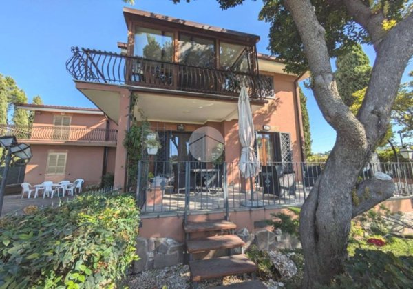 casa indipendente in vendita a Ciampino