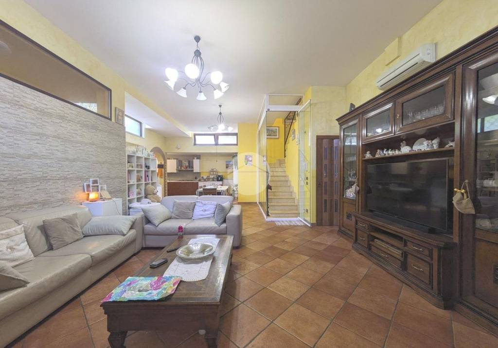 casa indipendente in vendita a Ciampino