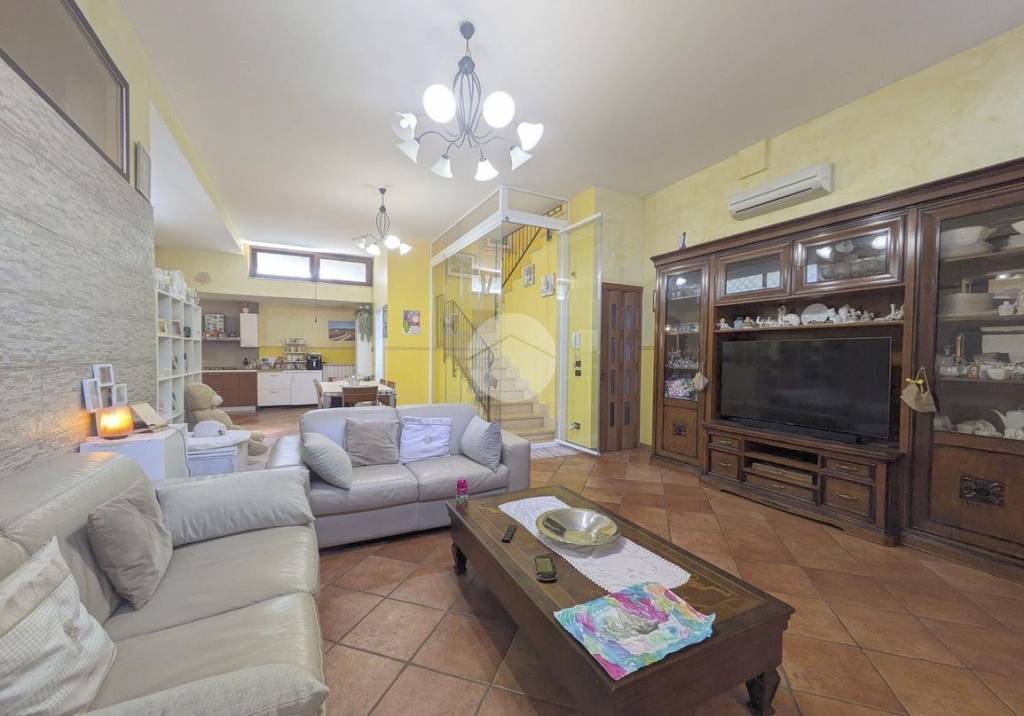casa indipendente in vendita a Ciampino