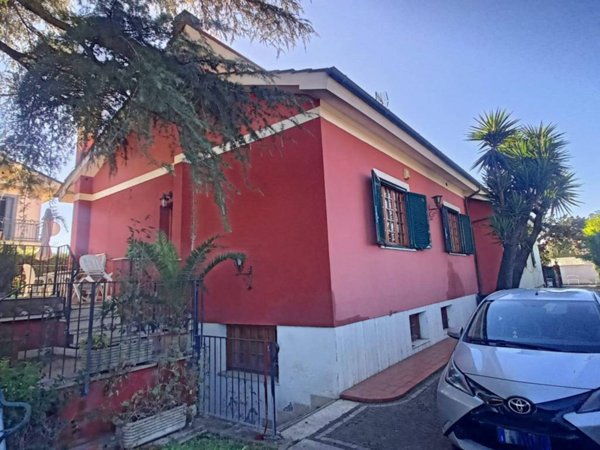 casa indipendente in vendita a Ciampino