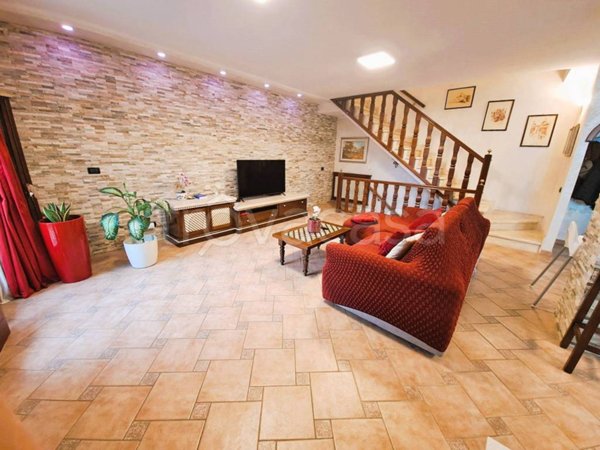 casa indipendente in vendita a Ciampino